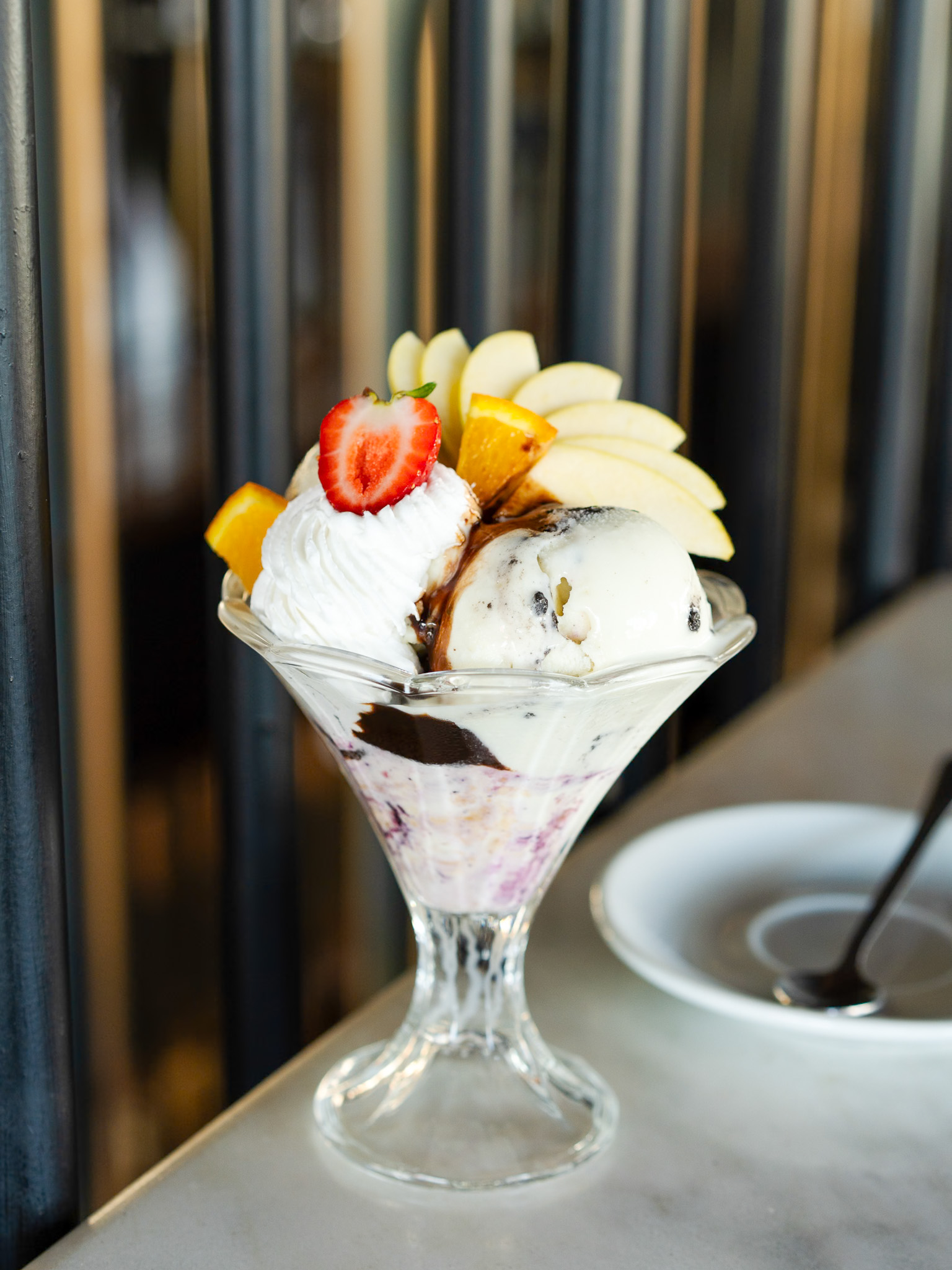 VANILLA, CHOCOLATE, STRAWBERRY, ARABIAN, KROKAN, SNICKERS, OREO, CHEESECAKE (THREE SCOOPS)