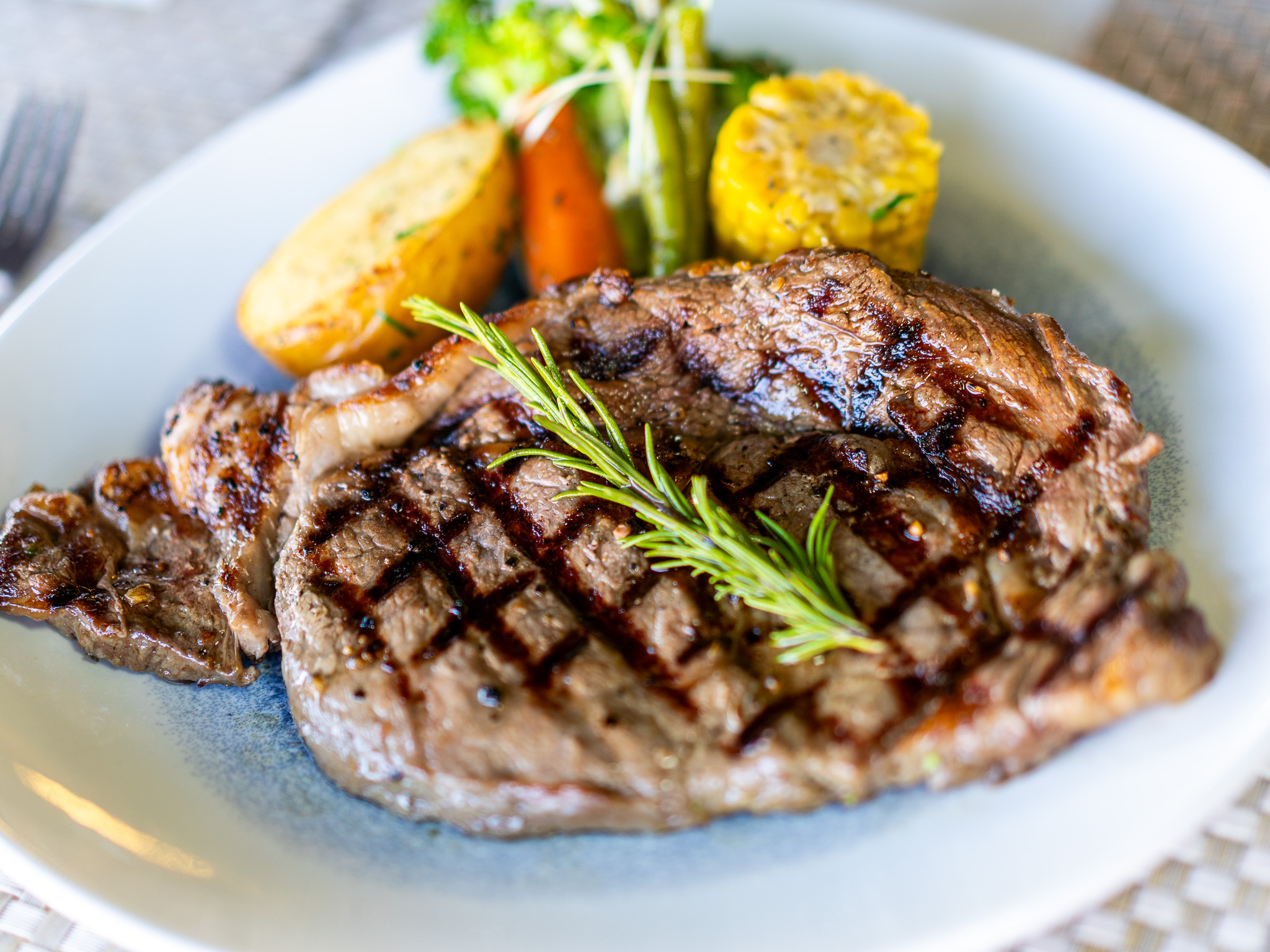 ANGUS RIB EYE STEAK